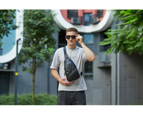 Чоловіча містка бананка 18х32х7, сумка шкіряна рюкзак для прогулянок Tiding Bag 7579 чорна