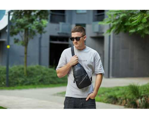 Чоловіча містка бананка 18х32х7, сумка шкіряна рюкзак для прогулянок Tiding Bag 7579 чорна