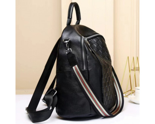 Шкіряний жіночий рюкзак з тисненням 25х30х11, сумка наплічна з шахматним візерунком, чорна