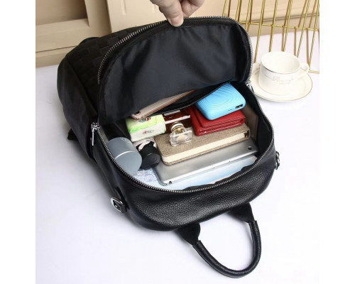 Шкіряний жіночий рюкзак з тисненням 25х30х11, сумка наплічна з шахматним візерунком, чорна