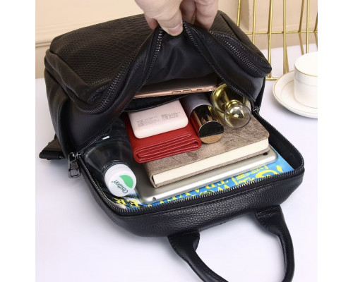 Рюкзак жіночий шкіряний з тисненням під рептилію 23х30х13, сумка наплічна для міста, чорна