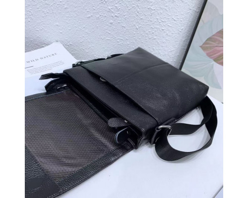 Шкіряна сумка чоловіча через плече 21х23х5.5, м'яка барсетка для гаджетів Tiding Bag 12977 чорна