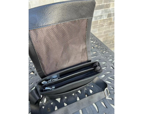 Шкіряна сумка чоловіча через плече 21х23х5.5, м'яка барсетка для гаджетів Tiding Bag 12977 чорна