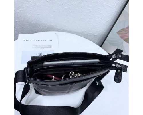 Шкіряна сумка чоловіча через плече 21х23х5.5, м'яка барсетка для гаджетів Tiding Bag 12977 чорна