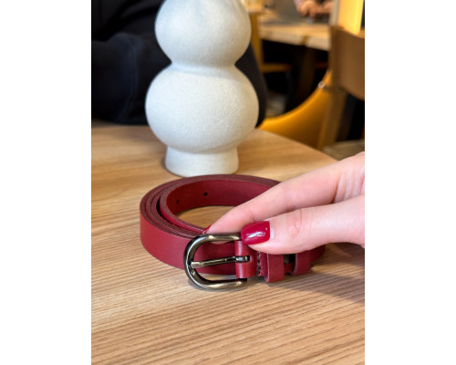 Шкіряний жіночий ремінь червоного кольору 4711