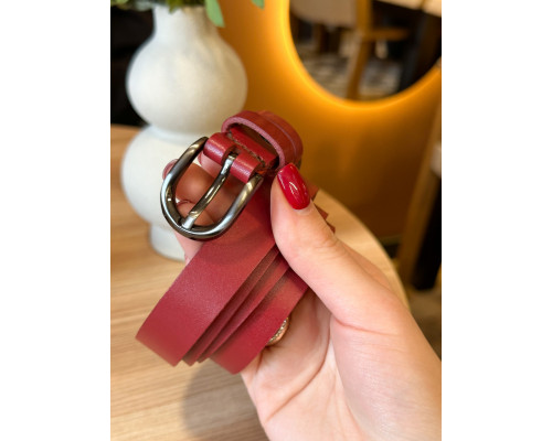 Шкіряний жіночий ремінь червоного кольору 4711