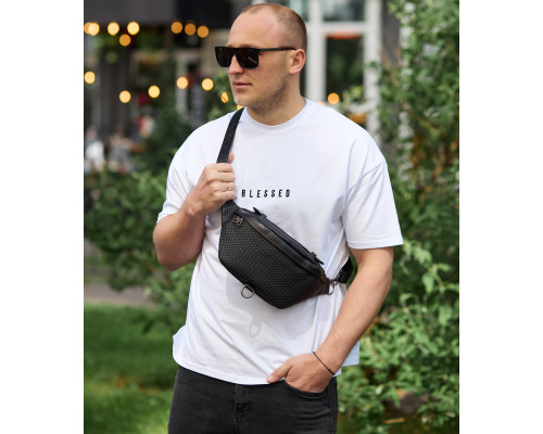 Стильна чоловіча бананка з натуральної гладкої шкіри 22х27х8, рюкзак нагрудний з принтом NM-58744 чорний