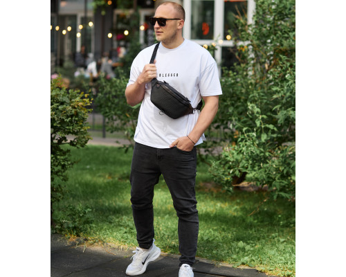 Стильна чоловіча бананка з натуральної гладкої шкіри 22х27х8, рюкзак нагрудний з принтом NM-58744 чорний