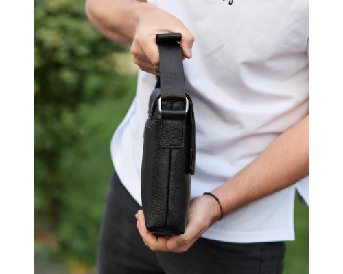 Шкіряна чоловіча сумка-месенджер 21х23х5.5, сумка планшет через плече Tiding Bag 48450 чорна