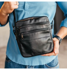 Чоловіча шкіряна чорна сумка через плече Detroit глянець