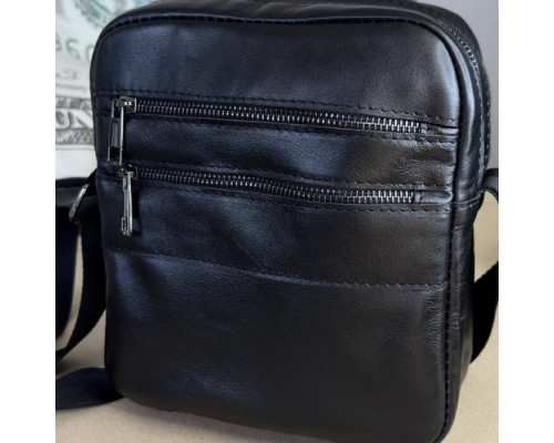 Чоловіча шкіряна чорна сумка через плече Detroit глянець