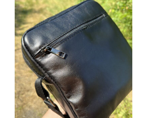 Чоловіча шкіряна чорна сумка через плече Detroit глянець