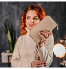 Жіночий клатч бежевий зернистий
