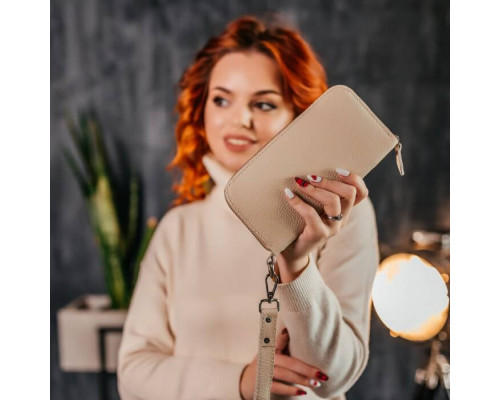 Жіночий клатч бежевий зернистий