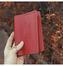 Обкладинка на паспорт жіноча червона Тризуб