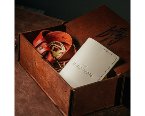 Жіночий подарунковий набір з ременя Dakota та обкладинки на паспорт