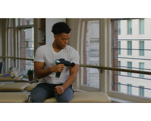 Професійний ударний перкусійний масажер Booster Fusion Black Pro – чорний, для масажу тіла.