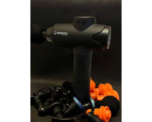Компактний перкусійний ударний масажер Boostex Pro Max 2 з 21 насадкою в кейсі.