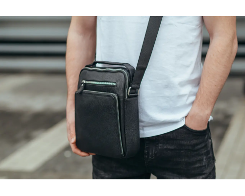 Шкіряна чоловіча сумка-барсетка 21х26х6, месенджер через плече з ручкою Tiding Bag M32432 чорний