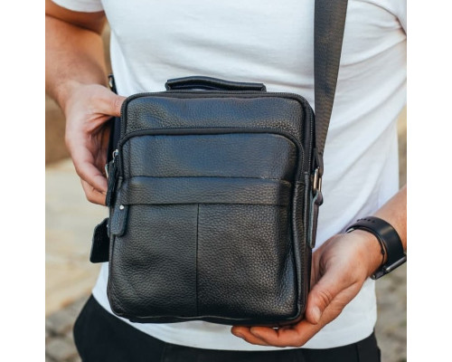 Сумка через плече з натуральної шкіри 22х24х6 / месенджер для активного чоловіка, чорний