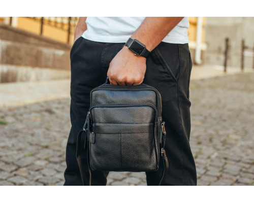 Сумка через плече з натуральної шкіри 22х24х6 / месенджер для активного чоловіка, чорний