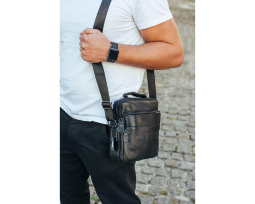Сумка через плече з натуральної шкіри 22х24х6 / месенджер для активного чоловіка, чорний