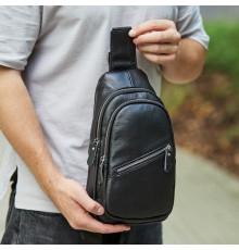 Чоловіча нагрудна сумка рюкзак 18х32х7, бананка зі шкіри на плечі Tiding Bag 79906 чорна